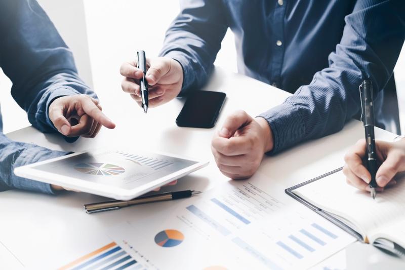 Indian Rupee Hits Historic Low Amid Rising Dollar Strength and Global Economic Pressures